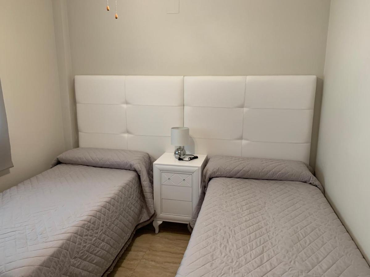 Appartement Apartament Aguamarina On The Beach Front à Mijas Extérieur photo
