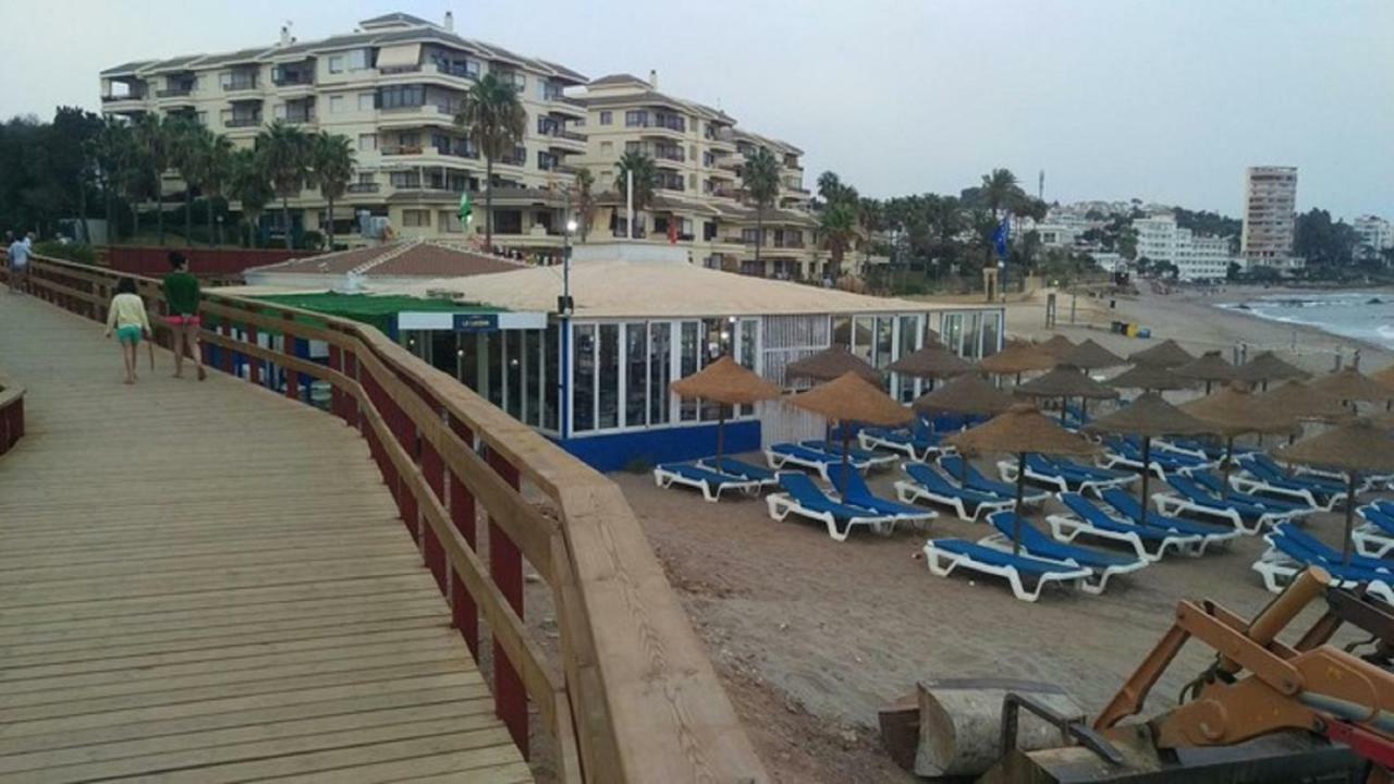Appartement Apartament Aguamarina On The Beach Front à Mijas Extérieur photo