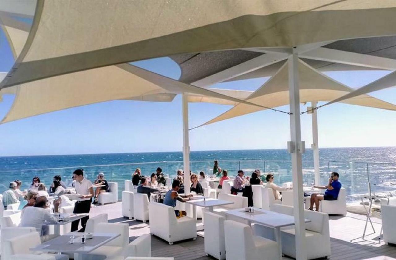 Appartement Apartament Aguamarina On The Beach Front à Mijas Extérieur photo